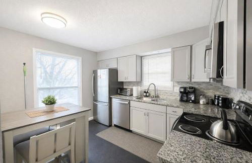 4-Bedroom ALL King Beds Near mall Family friendly - Foto 2