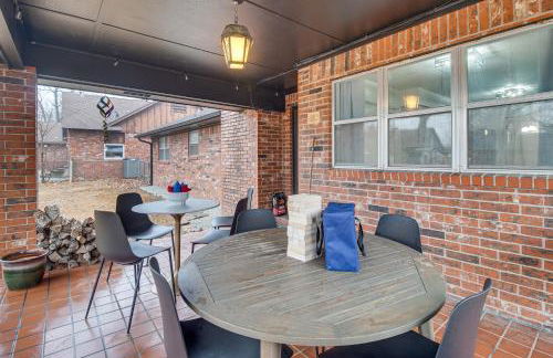 Right Off Route 66 Retro Vinita Home with Game Room - Foto 2