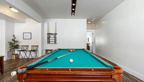 The Moccasin Lodge with Hot Tub and Fire Pit Escape - Foto 2