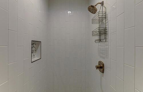 6BD Retreat for 14 with Fire Pit Patio & Lake Access - Foto 47