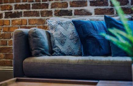Central Warehouse Apt - Sleeps 8, Pet Friendly - Photo 8