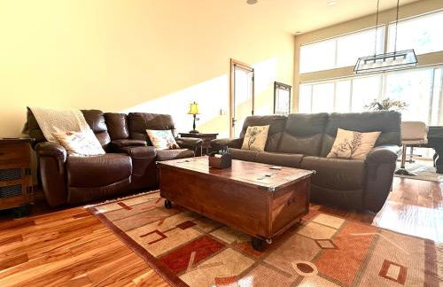 Luxury Family Retreat on Mercer Island Pet-Friendly, Pool Table, Patio & Near Seattle - Book Now & Save! - Foto 6