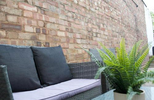 Stylish 2-Bed Garden Flat, 5 Mins to Brixton - Photo 38