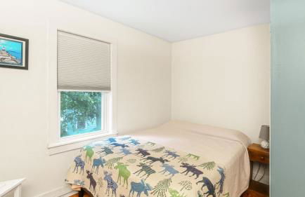 East end. Walk to food, beer and downtown fun. - Photo 11