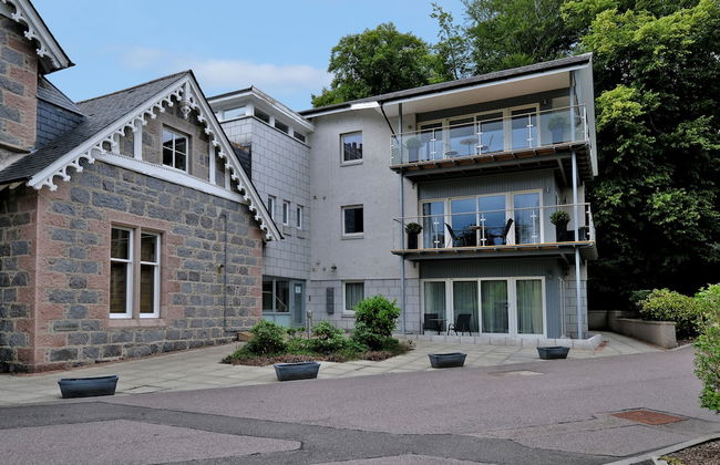 Enchanting Home With Furnished Balcony in Cults, Scotland - Foto 22