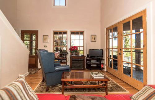 Lovely Cottage Retreat in Texas Hill Country with Cypress Creek Views near Hamilton Pool - Foto 3