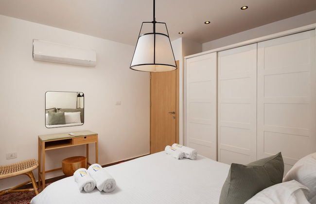 Xuru Stays I Jacuzzi Studios @ The Pyramids - Foto 28