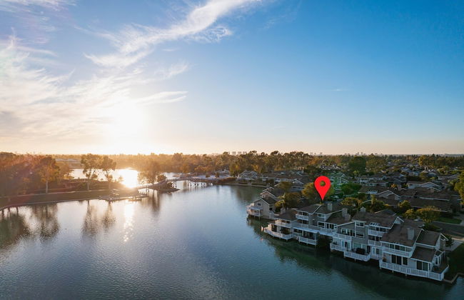 Waterfront Retreat With Stunning Views Modern Co - Foto 7