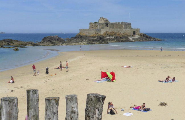 Nice Holiday Home Near the Beach - Foto 15