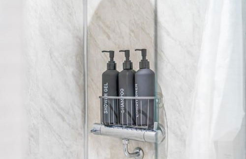 #79 World Famous Rotunda Skyline Views - Near Victoria Square - Sleeps 6 - " Perfect for contractors and Families" - Foto 35