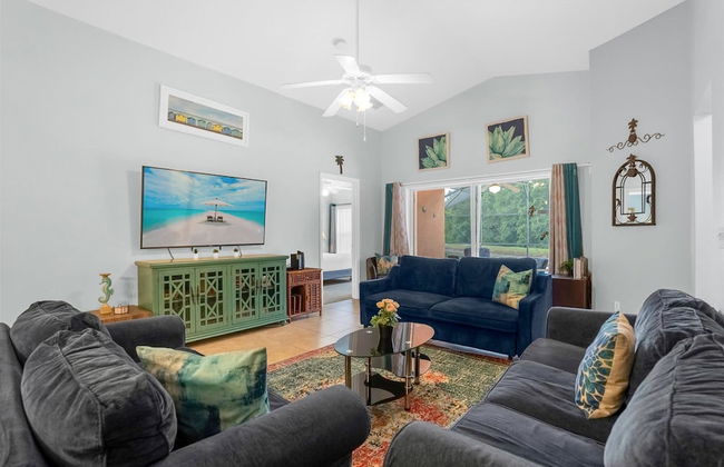 Upstay - Bungalow w Private Pool Hot Tub Lake View - Foto 9