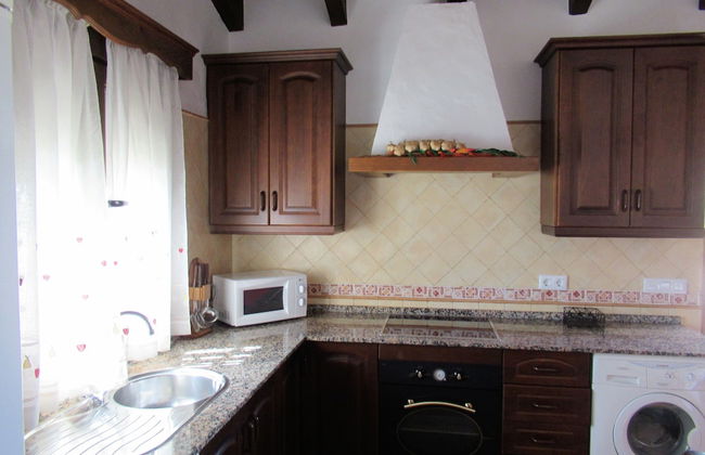 Chalet Huerta 1 con piscina y paddle - Photo 8