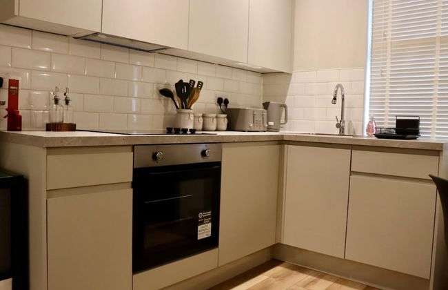 Renovatedapartmentsleeps4-freeparking-tv - Foto 4