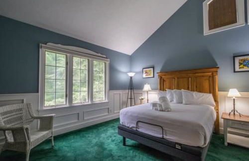 Historic 4BR Colonial with Pool Table and Fire Pit - Foto 3