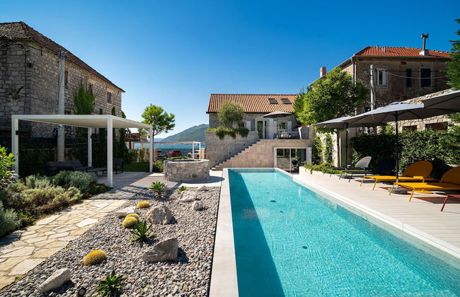 Villa Lastva is a Five Star Seafront Luxury Villa With Privite Pool - Foto 32
