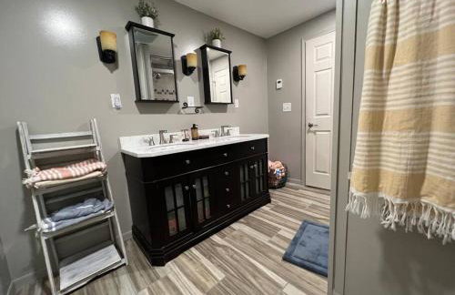 Cottage near Cedar Point and downtown Sandusky - Photo 36