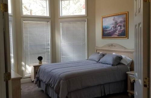 Black Diamond Beauty with Concierge Service - Photo 8