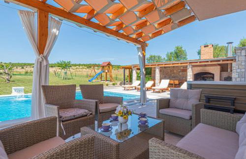 Villa Maria with Outdoor Pool - Foto 33