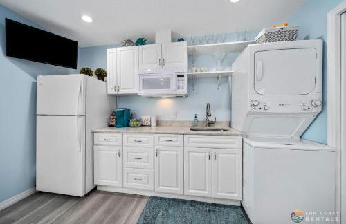 Dog Friendly Loft STEPS from Beach with Gas Barbecue Grill and Upstairs Deck! - Foto 16