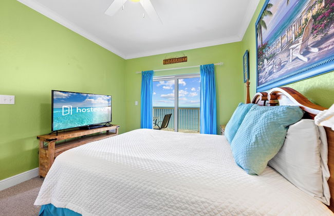 Crystal Tower Comfort Condos by Hosteeva - Photo 26