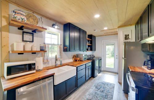 Secluded Getaway on ~10 Acres in The Piney Woods! - Foto 9