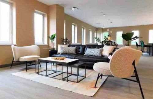 Fall Deals!! Modern 1 BR and Sleeper Sofa in Heart of Midtown Kansas City! - Foto 11