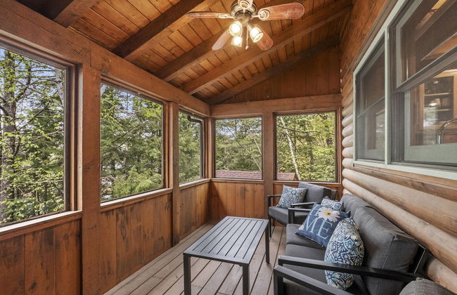 Private Lakefront - Luxury Log House - Photo 4