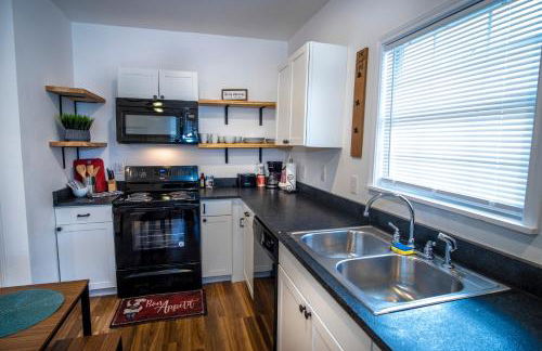 Downtown View Cozy 2br/1ba Home Sleeps 8 - Foto 12