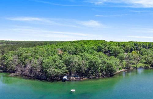 Lakeside Getaway with Hot Tub - Foto 26