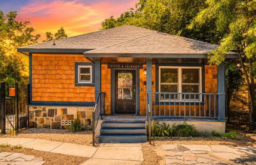 Dog-friendly home with large patio, W/D & central AC - Foto 33
