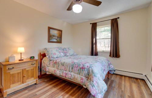 Peaceful Horseheads Hideaway with Deck and Yard! - Foto 20