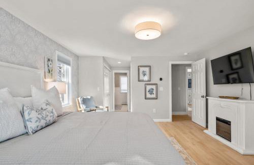 NEW Coastal Retreat w Ocean Views Rooftop Deck - Photo 11