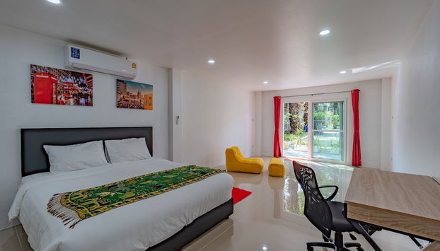 Luxurious 10-bedroom Villa With Private Pool in Chalong, Phuket - Photo 3