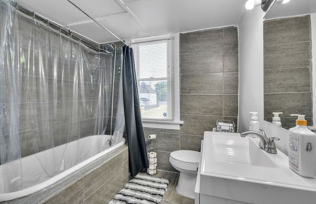 Cozy Renovated 19th Century Home, 5 Min to OSU! 3 Bedroom Home by Paula - Foto 24