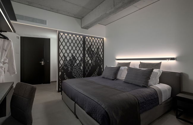 Essence Suites - Photo 9