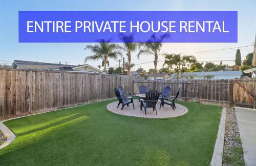 Entire Private Home with 3 Bedrooms, Gated Yard, Parking, King Bed, Available Now - Foto 1