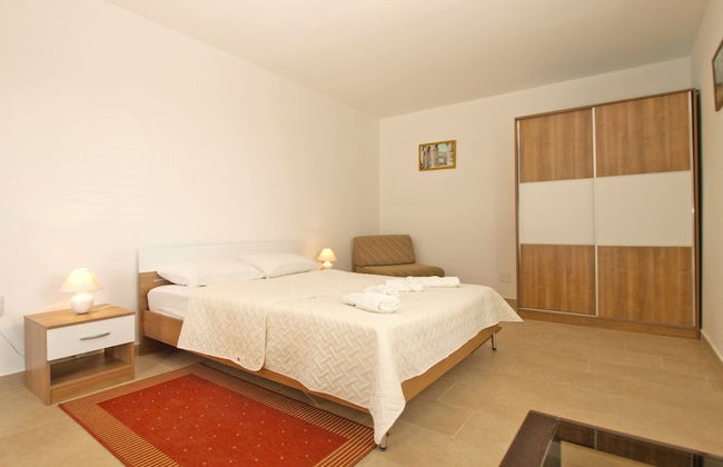 Apartment 1215 - Photo 3