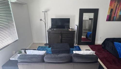 Chic Modern Living in East LA - Foto 2