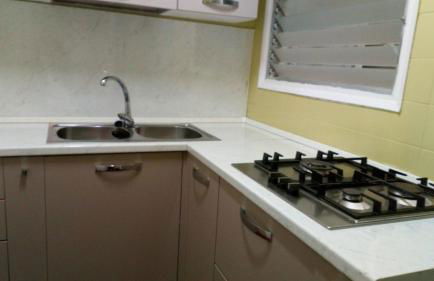 Sunny and Newly Renovated Apartment Large Balcony - Foto 20