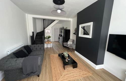 Modern 2 bedroom beach house - Photo 6