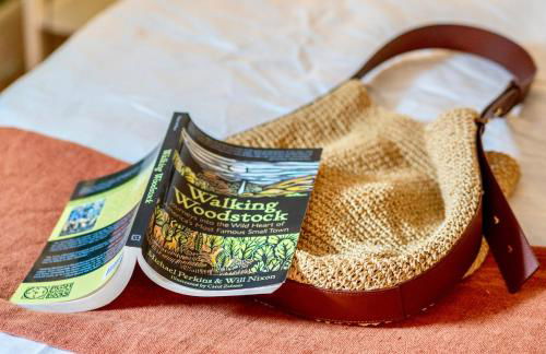 1890 CapeCod farmhouse:Charming, Private, Spacious - Photo 30