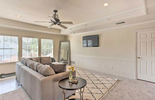 Elegant Plano Home with Private Outdoor Pool! - Foto 16