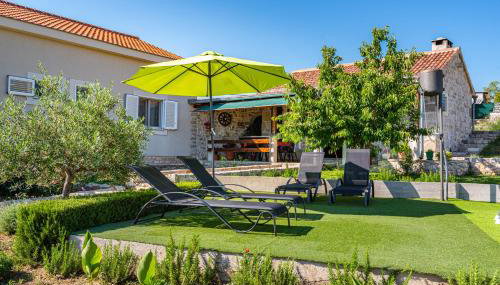 Holiday home Ante with beautiful private garden - Foto 2, sunbed, Garden view