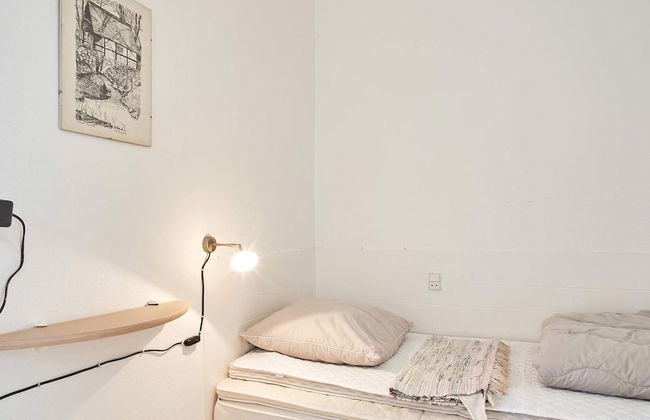 2 Person Holiday Home in Aakirkeby - Foto 13