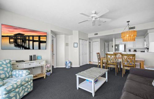 Breath Taking 3 BR Direct Oceanfront Condo with Private Balcony at The Wyndham Ocean Walk Resort - Foto 56