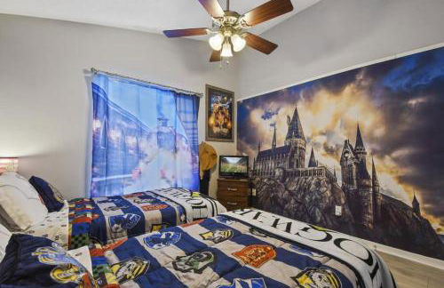 Themed 4BR house pool game room 10 min Disney - Photo 24