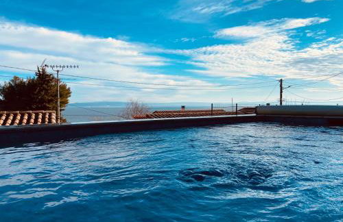 Petite maison avec accès piscine et jacuzzi chauffée - Foto 1