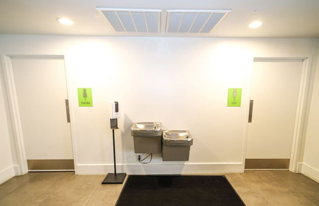 Entire Studio With Free Shuttle to Disney - Foto 28