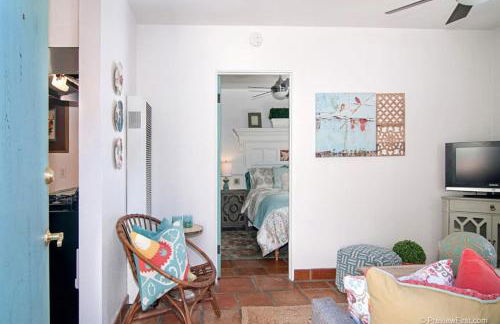 Cute Old Town Cottage near Downtown Beaches - Foto 6