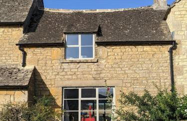 Stylish 3 bed Cotswold cottage with stunning views - Foto 26
